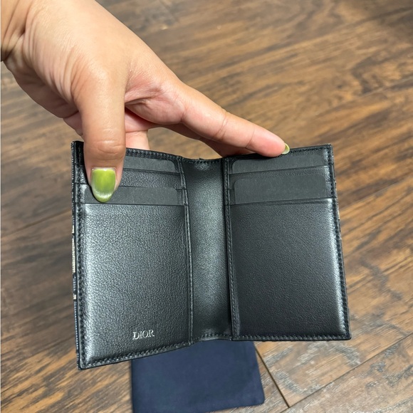 Dior Vertical Bifold Card Holder - Picture 6 of 8